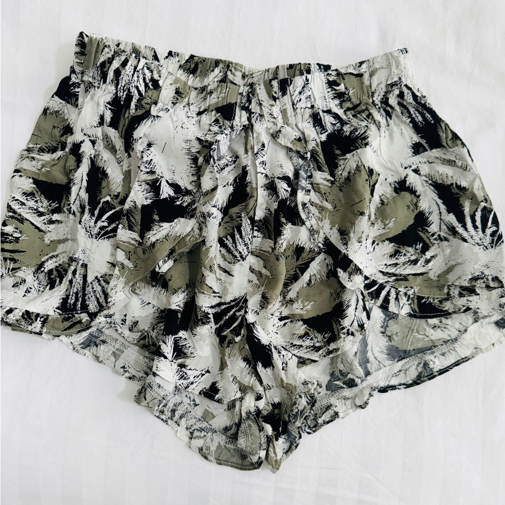 Black, White and army Green High Waist Shorts with Floral  Pattern